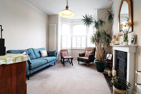 Flat 3, 20 Cambridge Road, Bromley, BR1 4EA
