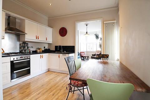 Flat 3, 20 Cambridge Road, Bromley, BR1 4EA