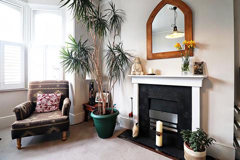 Flat 3, 20 Cambridge Road, Bromley, BR1 4EA
