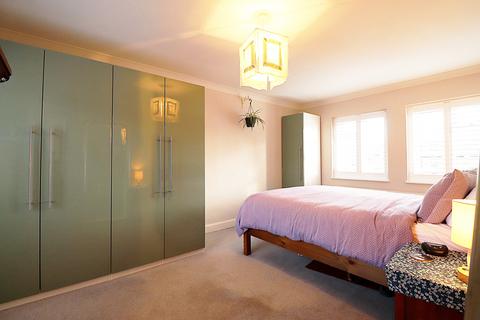 Flat 3, 20 Cambridge Road, Bromley, BR1 4EA