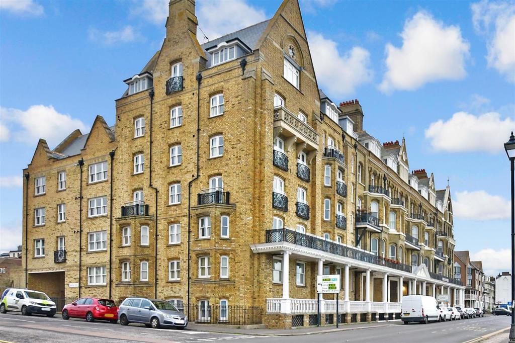 D'Este Road, Ramsgate, Kent 2 bed ground floor flat £250,000