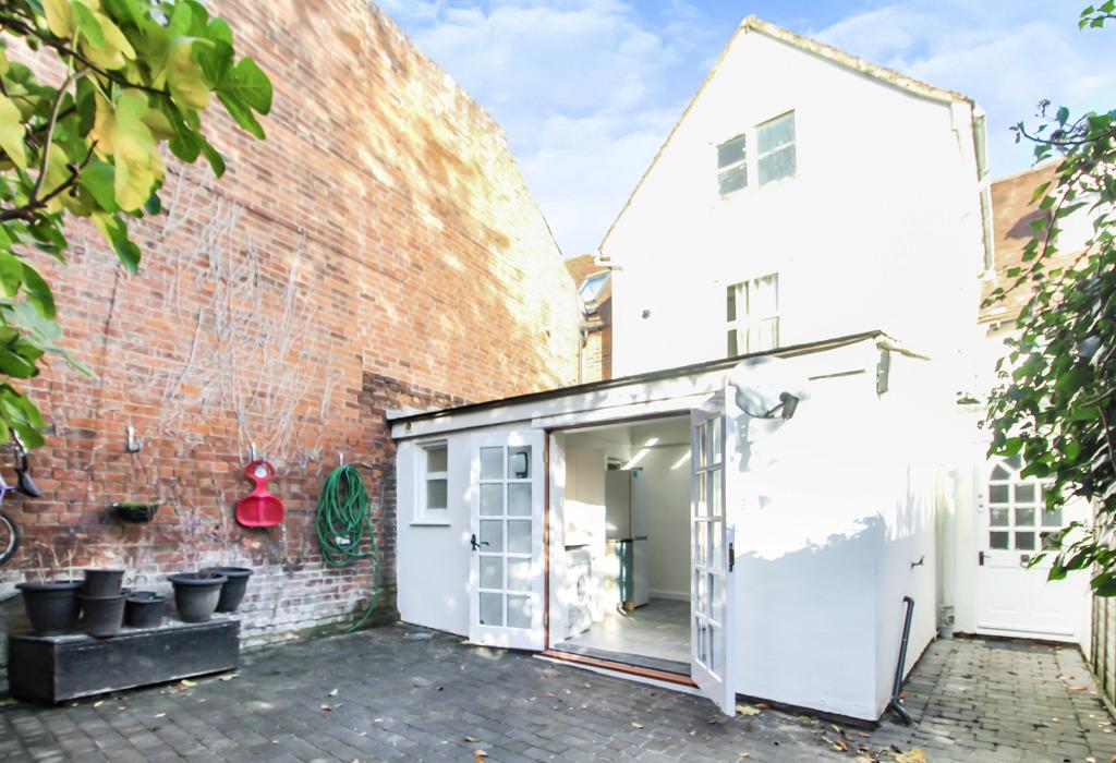 East Hill, Colchester, Essex 4 bed terraced house for sale £350,000