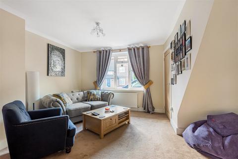 26 Bridge Road, Haslemere, GU27 2AY