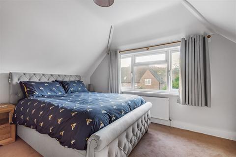 26 Bridge Road, Haslemere, GU27 2AY