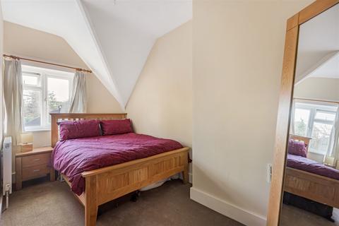 26 Bridge Road, Haslemere, GU27 2AY