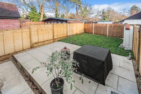 26 Bridge Road, Haslemere, GU27 2AY