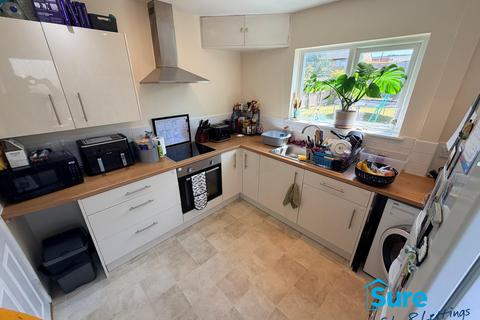 2 bedroom end of terrace house to rent, St. Peters Road, Gloucester, GL4.