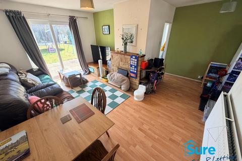 2 bedroom end of terrace house to rent, St. Peters Road, Gloucester, GL4.