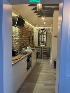 2 bedroom mews to rent, Flat 1, 3 Dundonald Road, Glasgow, G12