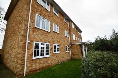 3 bedroom apartment to rent, Staines TW18