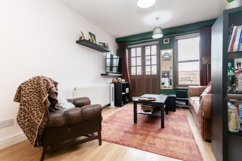 1 bedroom apartment to rent - Cambridge Heath Road, London, E2