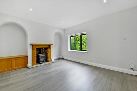 2 bedroom semi-detached house to rent, Henley Road, Marlow, Buckinghamshire, SL7