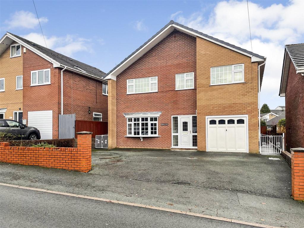 Brookfield Road, Welshpool, Powys, SY21 4 bed detached house £325,000