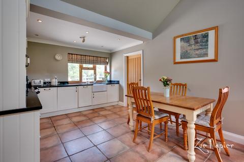 Lone Farm Cottage Blind Lane, West Hanningfield, Chelmsford, CM2 8UF