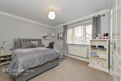 108 Linceslade Grove, Loughton, Milton Keynes, MK5 8BL