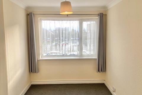 1 bedroom flat to rent, Staines Road West, Ashford, Middlesex, TW15
