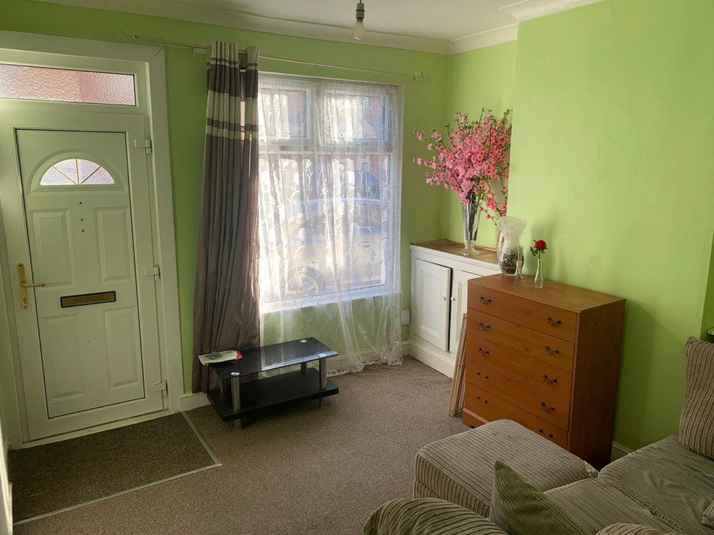 2 Bed Vernon Road, Leicester, LE2 8GF. £725 PCM. 2 bed terraced house