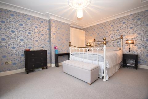 2 bedroom flat for sale - Susan Wood Chislehurst BR7