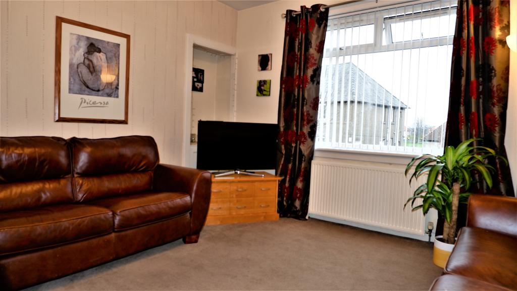 Levern Crescent, Barrhead G78 2 bed flat £79,950