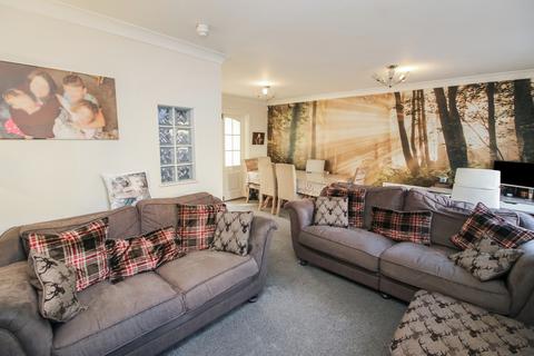6 Dillywood Fields, Rochester, ME3 8EY
