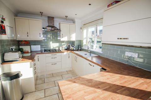 6 Dillywood Fields, Rochester, ME3 8EY