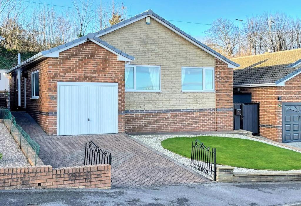 Greenhill Avenue, Barnsley, South... 3 bed bungalow £205,000