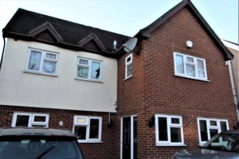 4 bedroom detached house to rent - Butts Green Road Hornchurch RM11 2JS