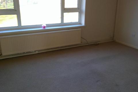 2 bedroom maisonette to rent, Kildare Close, Bordon GU35