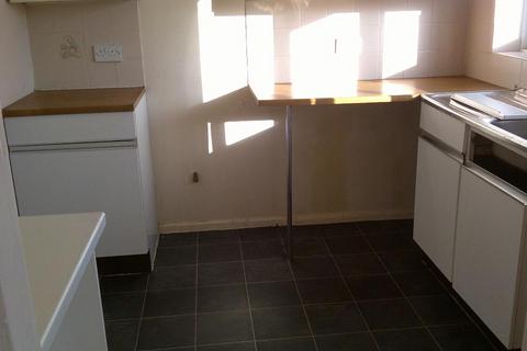 2 bedroom maisonette to rent, Kildare Close, Bordon GU35