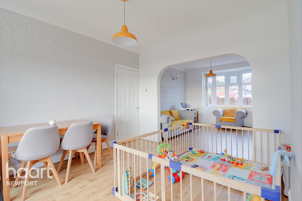 Upper Tennyson Road, Newport 3 bed semidetached house for sale £260,000