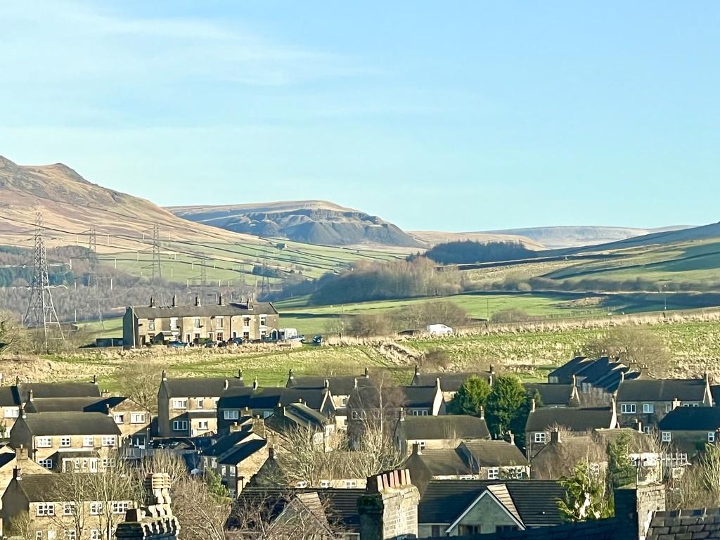 Paradise Street, Hadfield, Glossop 4 bed detached house £375,000