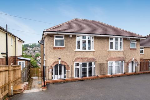 4 bedroom semi-detached house to rent, Colbourne Road, Hp13