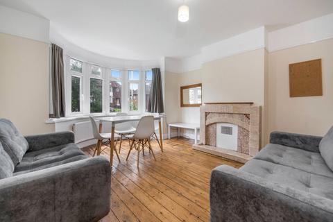 undefined, Desborough Avenue, Hp11