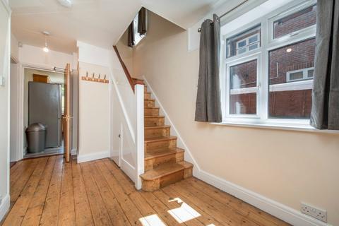 undefined, Desborough Avenue, Hp11