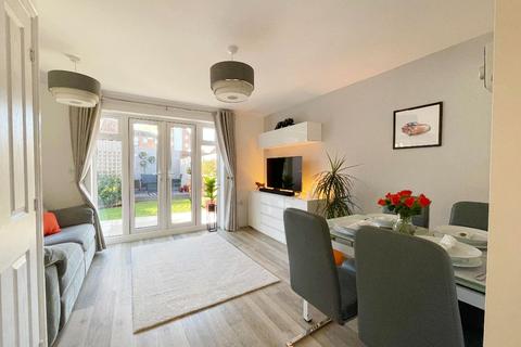 14 Hankinson Road, Warwick, CV34 5NF