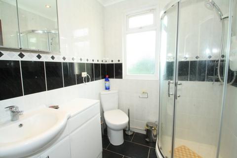 1 bedroom in a house share to rent, Woodland Way, Mill Hill, London NW7
