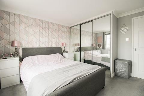 129 Avonmead, Greenmeadow, Swindon, SN25 3PS