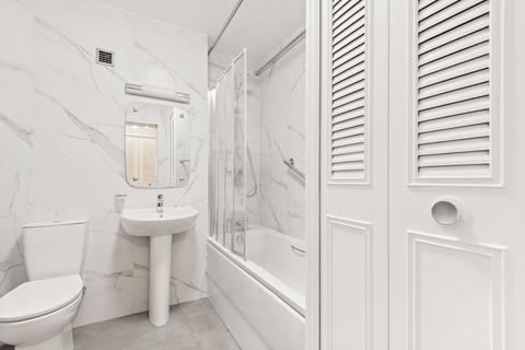 undefined, Cromwell Road, Earls Court, London