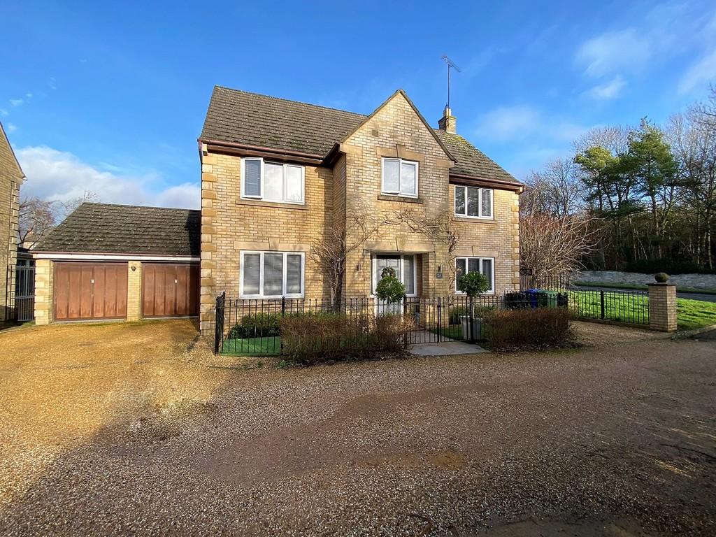 Northampton Road, Towcester 4 bed detached house £600,000