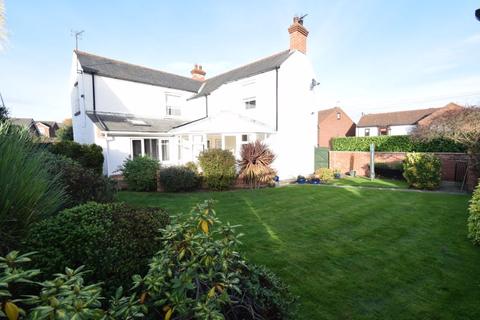 3 bedroom detached house for sale - Main Street, Willerby