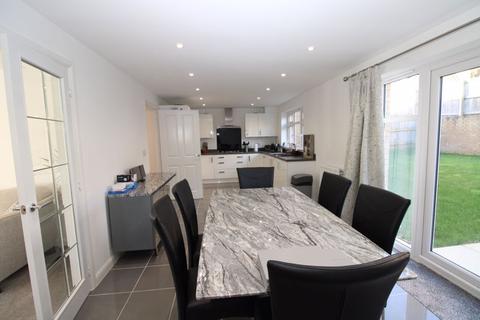 75 Centenary Way, Threemilestone, Truro, TR3 6FH