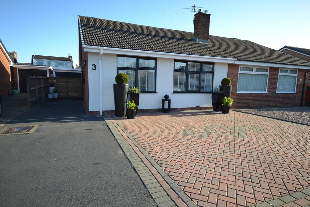Broadwood Way, Lytham, FY8 2 bed semidetached bungalow £290,000