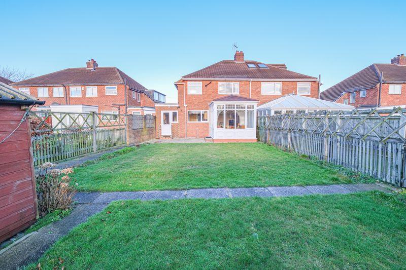 Frankburn Road, Streetly, Sutton Coldfield, B74 3QJ 3 bed semidetached
