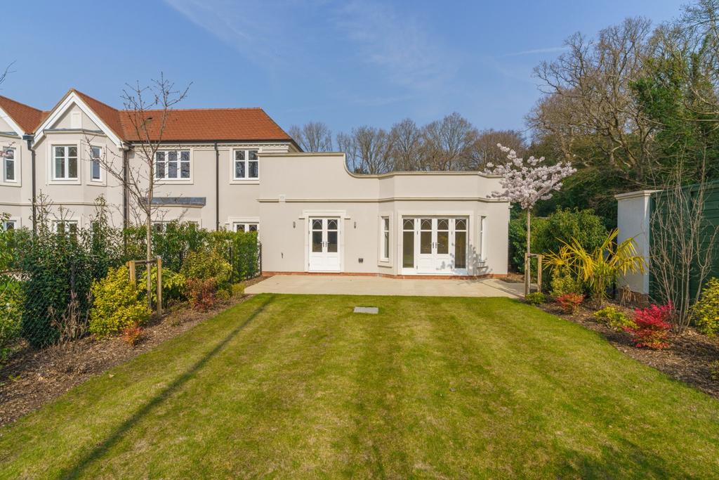 Sunningdale Villas, London Road... 2 bed flat £975,000