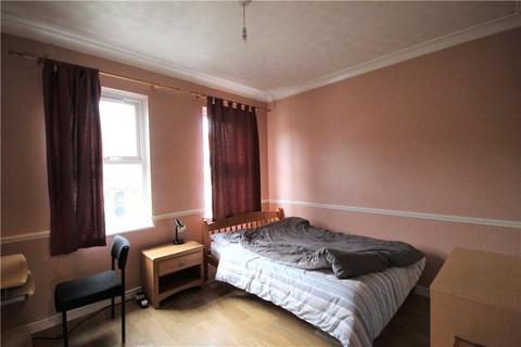 3 bedroom end of terrace house to rent, Walnut Tree Close, Guildford, Surrey, UK, GU1