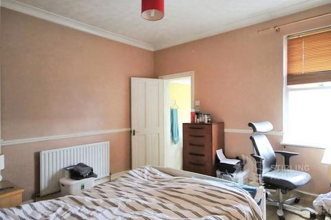 3 bedroom end of terrace house to rent, Walnut Tree Close, Guildford, Surrey, GU1