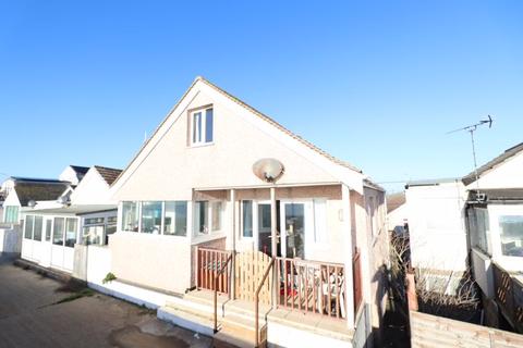 44 Beach Way, Jaywick, Clacton-on-sea, CO15 2HJ