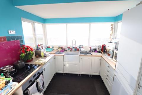 44 Beach Way, Jaywick, Clacton-on-sea, CO15 2HJ