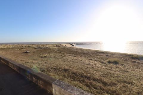 44 Beach Way, Jaywick, Clacton-on-sea, CO15 2HJ