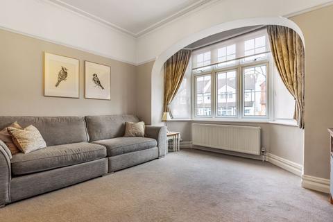 25 Hillside Gardens, Wallington, SM6 9NX